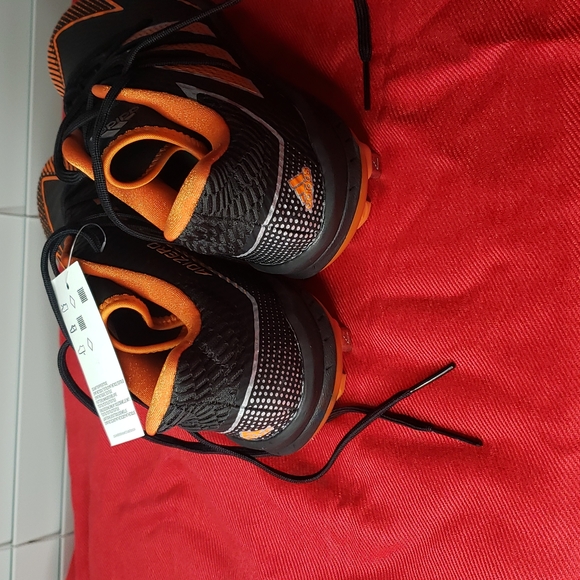 Baseball Cleats - Picture 6 of 10